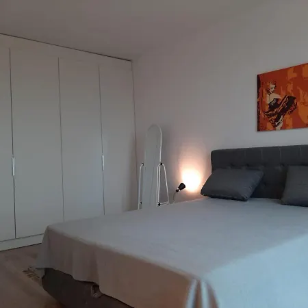 Apartment Port